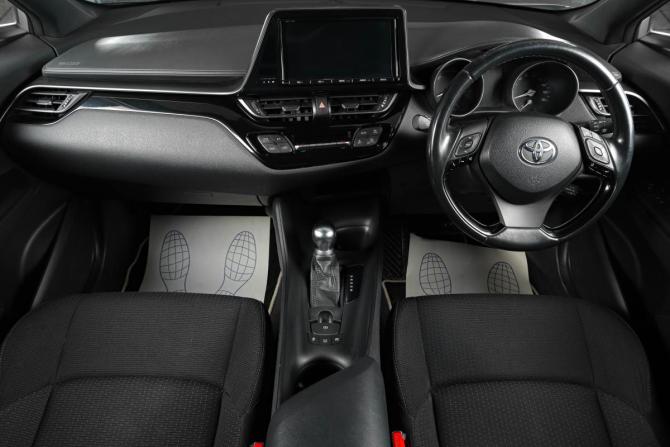 Toyota C-HR I с пробегом 2018 года, цена 1 959 000 рублей, 119290 км, внедорожник, Автокод Объявления
