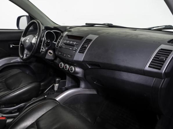 Mitsubishi Outlander II с пробегом 2008 года, цена 848 000 рублей, 300000 км, внедорожник, Автокод Объявления