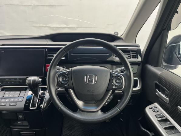 Honda Stepwgn V Рестайлинг с пробегом 2020 года, цена 2 299 000 рублей, 124831 км, минивэн, Автокод Объявления