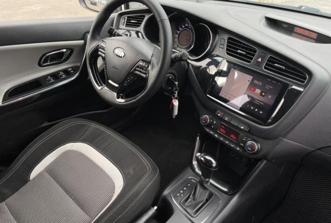 Kia Ceed II с пробегом 2012 года, цена 820 000 рублей, 208543 км, хэтчбек, Автокод Объявления