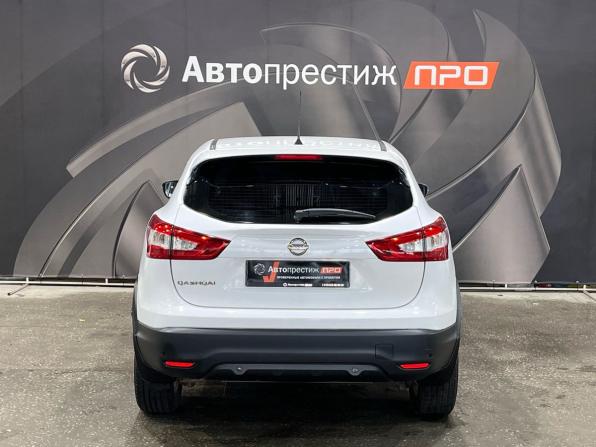 Nissan Qashqai II с пробегом 2015 года, цена 1 450 000 рублей, 127443 км, внедорожник, Автокод Объявления
