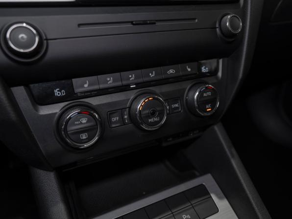 Skoda Octavia III (A7) с пробегом 2016 года, цена 1 395 000 рублей, 111966 км, лифтбек, Автокод Объявления