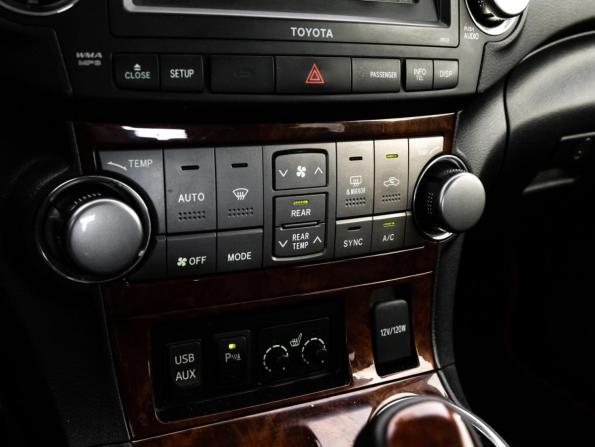 Toyota Highlander II (XU40) Рестайлинг с пробегом 2012 года, цена 1 599 000 рублей, 255495 км, внедорожник, Автокод Объявления