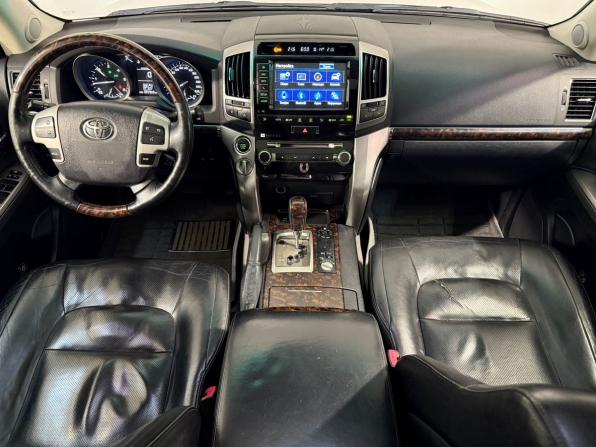 Toyota Land Cruiser 200 Series Рестайлинг 1 с пробегом 2014 года, цена 3 199 800 рублей, 389000 км, внедорожник, Автокод Объявления