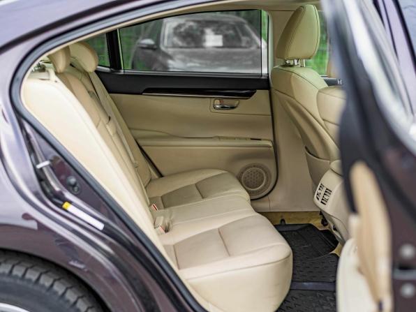 Lexus ES VI с пробегом 2013 года, цена 1 530 000 рублей, 337832 км, седан, Автокод Объявления