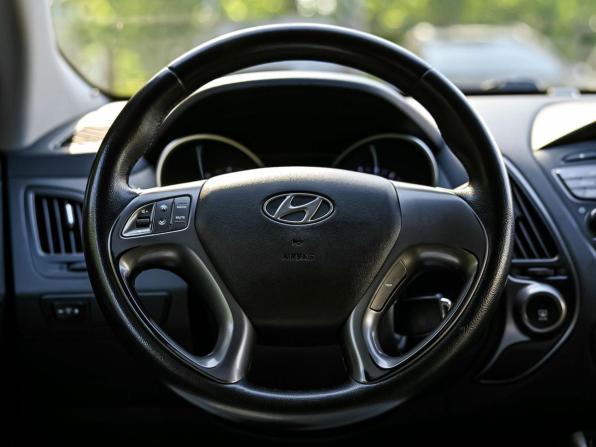 Hyundai ix35 I Рестайлинг с пробегом 2014 года, цена 1 100 000 рублей, 135450 км, внедорожник, Автокод Объявления
