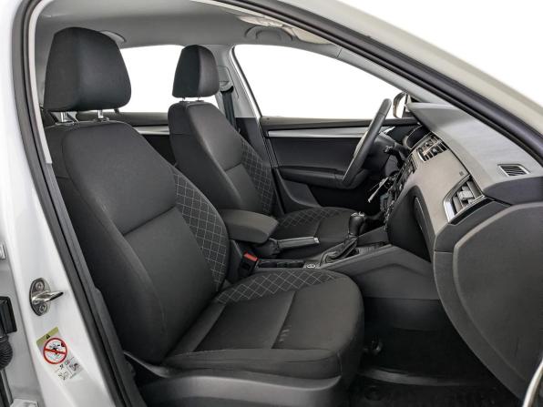 Skoda Octavia III (A7) Рестайлинг с пробегом 2020 года, цена 1 765 000 рублей, 117592 км, лифтбек, Автокод Объявления