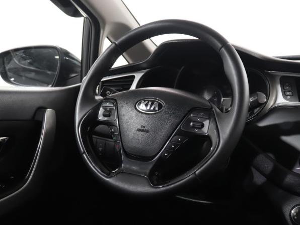 Kia Ceed II Рестайлинг с пробегом 2015 года, цена 799 000 рублей, 207253 км, хэтчбек, Автокод Объявления