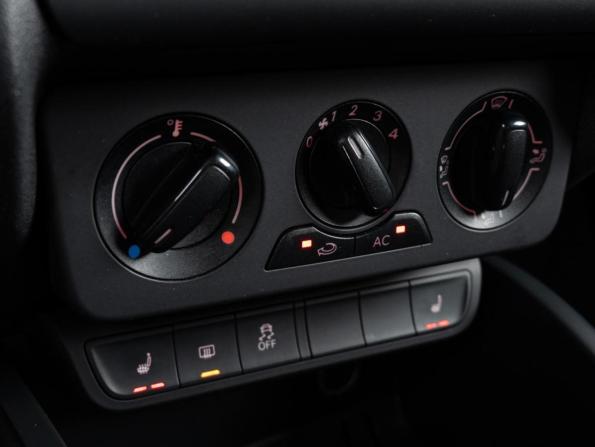 Audi A1 I (8X) с пробегом 2011 года, цена 690 000 рублей, 225623 км, хэтчбек, Автокод Объявления