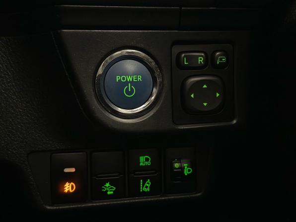 Toyota Corolla XI (E160 E170 E180) Рестайлинг 1 с пробегом 2016 года, цена 949 900 рублей, 173308 км, универсал, Автокод Объявления