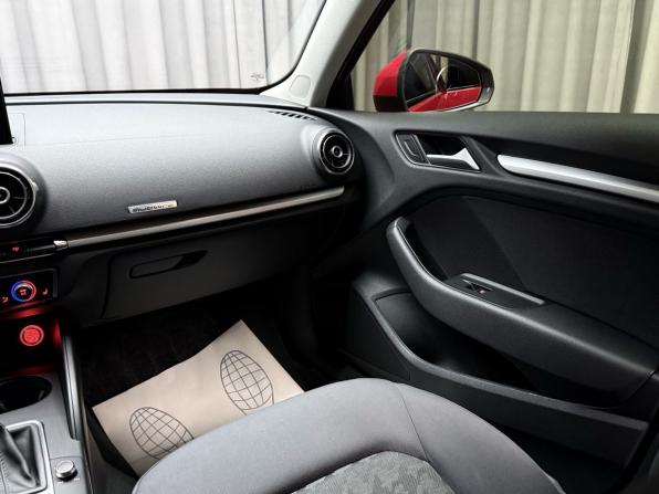 Audi A3 III (8V) с пробегом 2013 года, цена 1 899 000 рублей, 154944 км, хэтчбек, Автокод Объявления