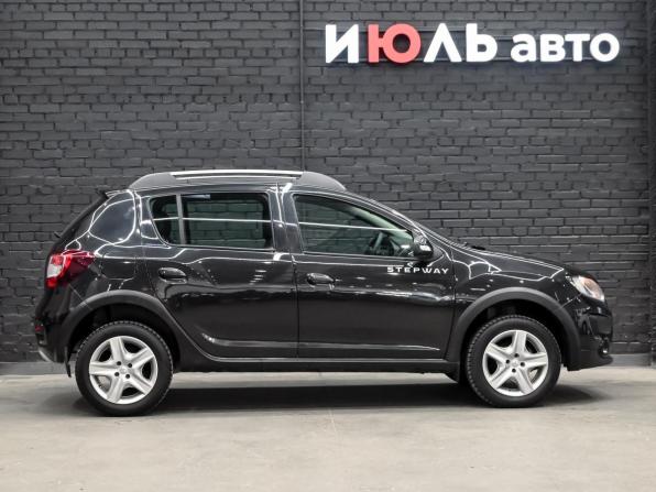 Renault Sandero II с пробегом 2017 года, цена 1 030 000 рублей, 130555 км, хэтчбек, Автокод Объявления