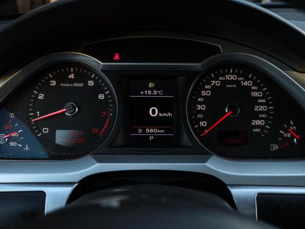 Audi A6 III (C6) Рестайлинг с пробегом 2009 года, цена 1 190 000 рублей, 248000 км, седан, Автокод Объявления