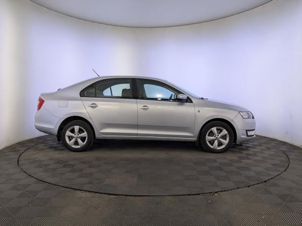 Skoda Rapid I с пробегом 2015 года, цена 1 040 000 рублей, 126466 км, лифтбек, Автокод Объявления