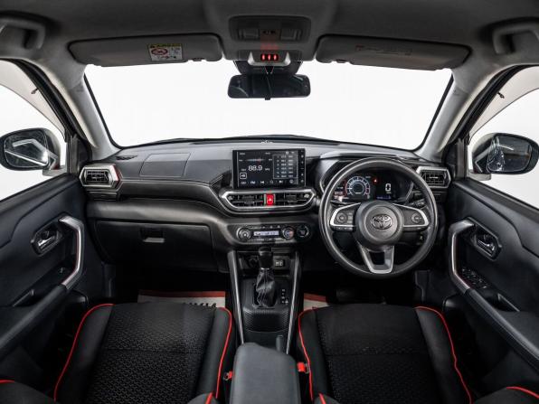 Toyota Raize I с пробегом 2019 года, цена 1 420 300 рублей, 89548 км, внедорожник, Автокод Объявления