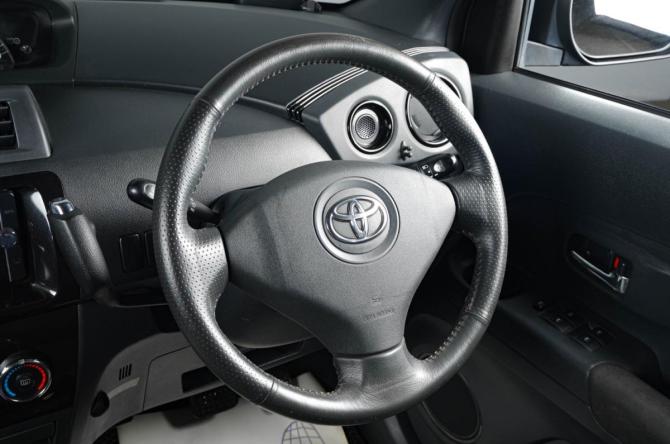 Toyota bB II Рестайлинг с пробегом 2013 года, цена 999 000 рублей, 123000 км, компактвэн, Автокод Объявления