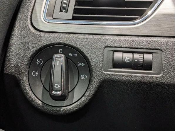 Skoda Rapid I Рестайлинг с пробегом 2018 года, цена 1 299 000 рублей, 119227 км, лифтбек, Автокод Объявления