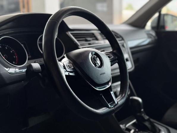 Volkswagen Tiguan II с пробегом 2017 года, цена 2 199 000 рублей, 143045 км, внедорожник, Автокод Объявления