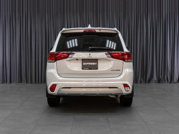 Mitsubishi Outlander III Рестайлинг 3 с пробегом 2022 года, цена 3 449 000 рублей, 14255 км, внедорожник, Автокод Объявления