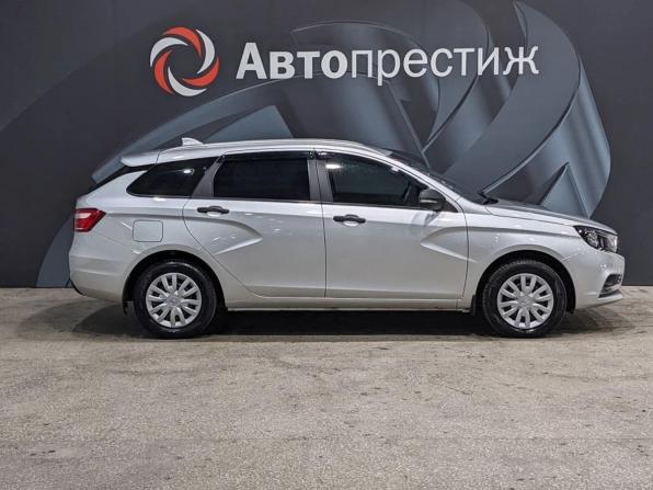 Lada (ВАЗ) Vesta I с пробегом 2021 года, цена 1 195 000 рублей, 27227 км, универсал, Автокод Объявления