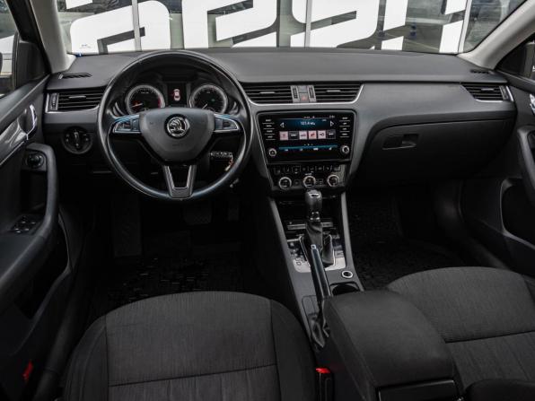 Skoda Octavia III (A7) Рестайлинг с пробегом 2017 года, цена 1 635 000 рублей, 149446 км, лифтбек, Автокод Объявления