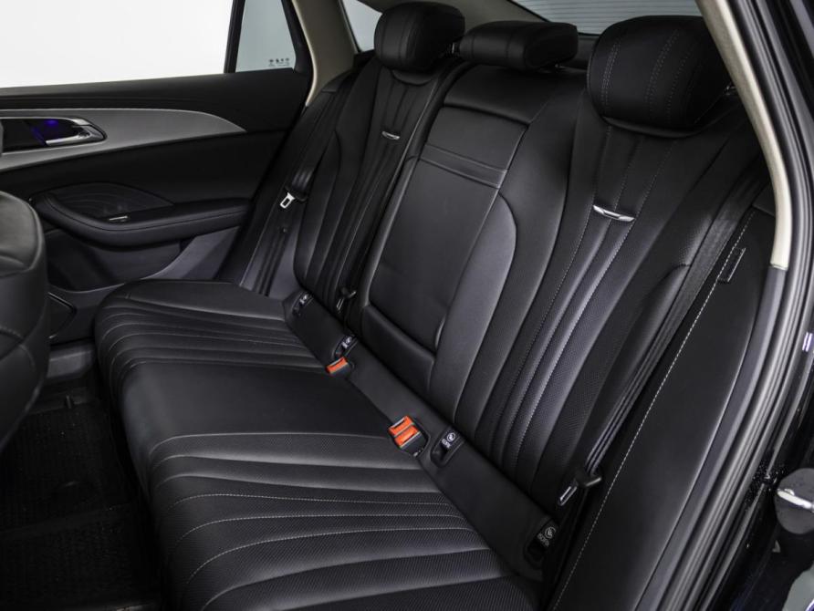 Hongqi H5 II Москва  - изображение 14