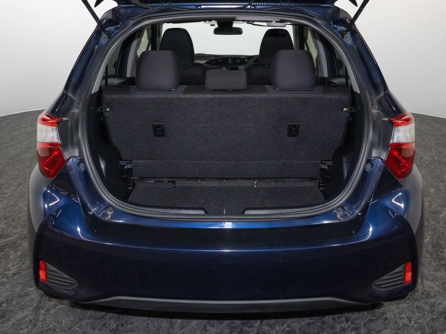 Toyota Vitz III (XP130) Рестайлинг 2 Улан-Удэ  - изображение 16