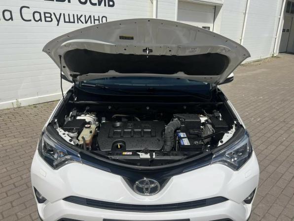 Toyota RAV4 IV (XA40) Рестайлинг с пробегом 2018 года, цена 2 099 000 рублей, 215000 км, внедорожник, Автокод Объявления