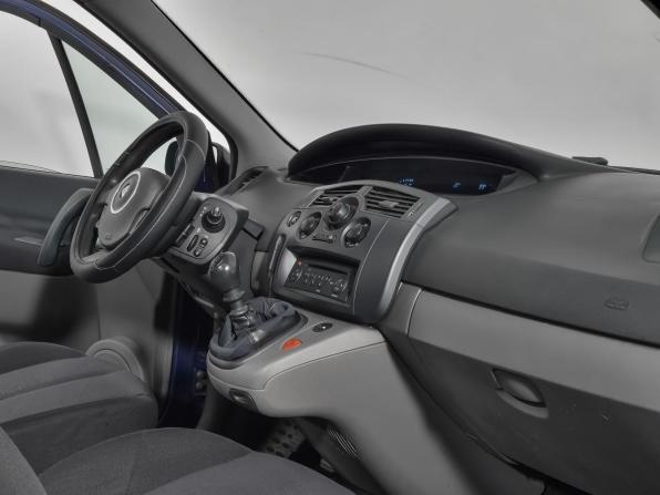 Renault Scenic II Рестайлинг с пробегом 2008 года, цена 399 000 рублей, 235646 км, минивэн, Автокод Объявления