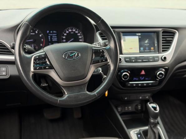 Hyundai Solaris II с пробегом 2018 года, цена 1 392 000 рублей, 125432 км, седан, Автокод Объявления