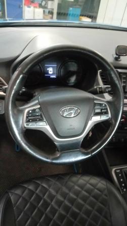 Hyundai Solaris II с пробегом 2017 года, цена 640 000 рублей, 318548 км, седан, Автокод Объявления