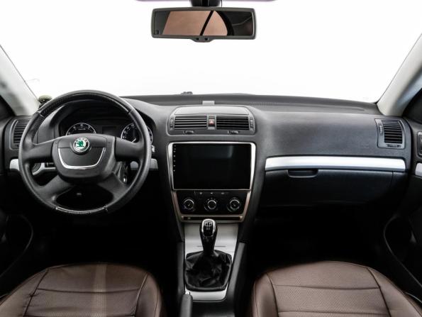 Skoda Octavia II (A5) Рестайлинг с пробегом 2010 года, цена 649 000 рублей, 263902 км, лифтбек, Автокод Объявления