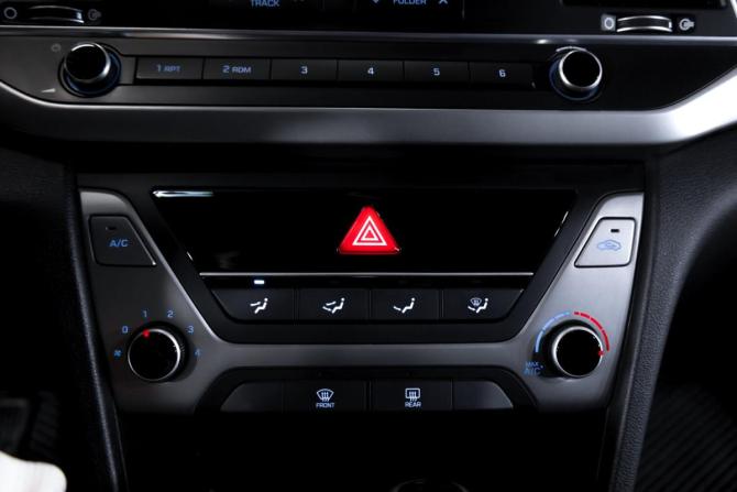Hyundai Elantra VI (AD) с пробегом 2018 года, цена 1 599 000 рублей, 83700 км, седан, Автокод Объявления