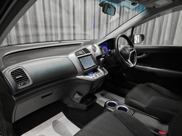 Honda Stream II Рестайлинг с пробегом 2009 года, цена 1 050 000 рублей, 125000 км, минивэн, Автокод Объявления