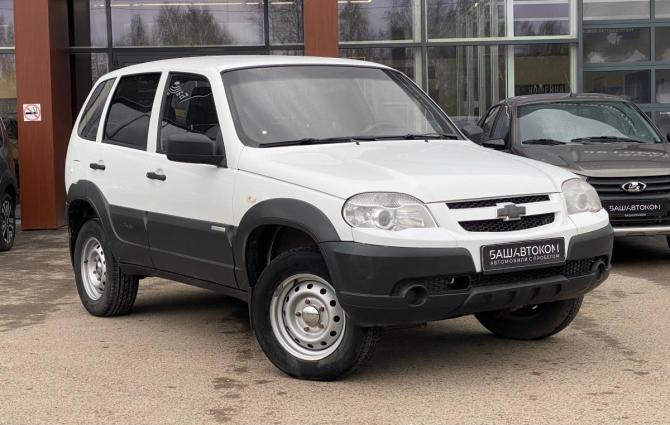 Chevrolet Niva I Рестайлинг с пробегом 2015 года, цена 610 000 рублей, 110155 км, внедорожник, Автокод Объявления