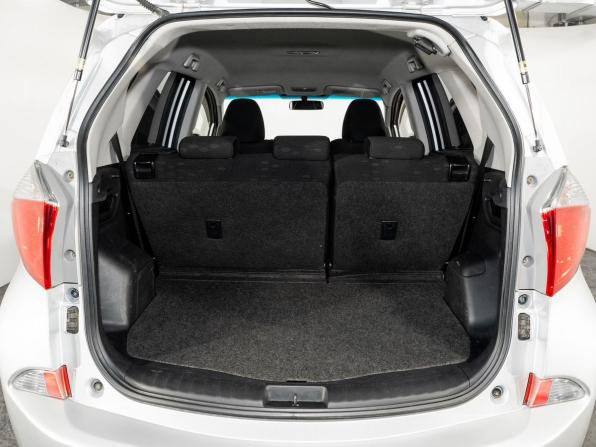 Toyota Ractis II с пробегом 2012 года, цена 924 500 рублей, 120151 км, хэтчбек, Автокод Объявления