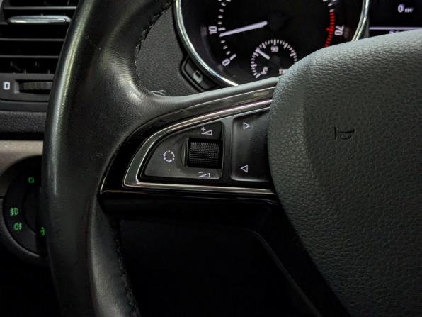Skoda Yeti I Рестайлинг с пробегом 2016 года, цена 1 685 000 рублей, 56615 км, внедорожник, Автокод Объявления