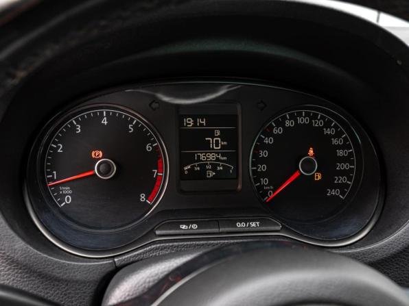 Volkswagen Polo V Рестайлинг с пробегом 2018 года, цена 1 265 000 рублей, 176984 км, седан, Автокод Объявления