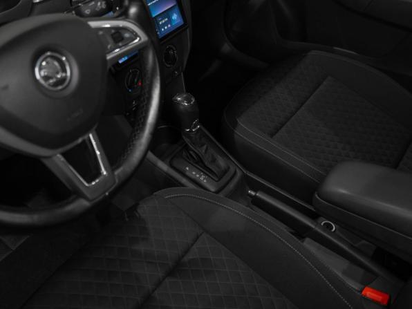 Skoda Rapid I с пробегом 2016 года, цена 845 000 рублей, 308447 км, лифтбек, Автокод Объявления