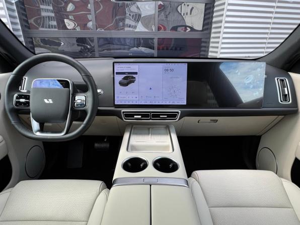 Li Auto (Lixiang) L7 I с пробегом 2024 года, цена 7 290 000 рублей, 1642 км, внедорожник, Автокод Объявления