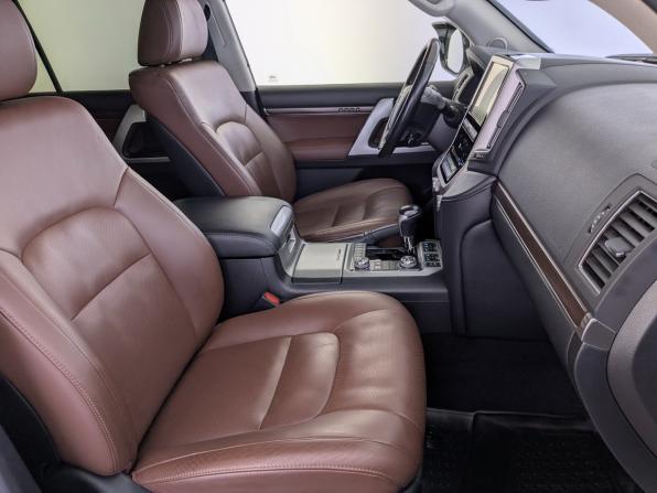 Toyota Land Cruiser 200 Series Рестайлинг 2 с пробегом 2016 года, цена 6 900 000 рублей, 74780 км, внедорожник, Автокод Объявления