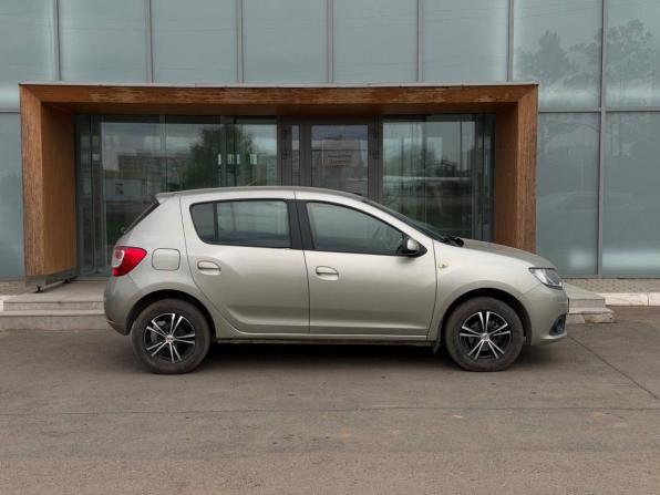 Renault Sandero II с пробегом 2016 года, цена 670 000 рублей, 102902 км, хэтчбек, Автокод Объявления