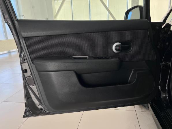 Nissan Tiida I Рестайлинг с пробегом 2012 года, цена 950 000 рублей, 141203 км, хэтчбек, Автокод Объявления