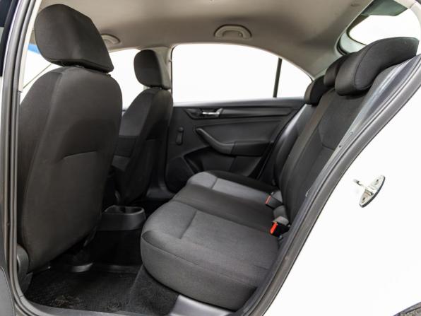 Skoda Rapid I Рестайлинг с пробегом 2019 года, цена 1 213 000 рублей, 97636 км, лифтбек, Автокод Объявления