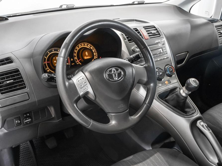 Toyota Auris I Казань  - изображение 5