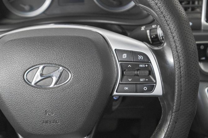 Hyundai Sonata VII (LF) Рестайлинг с пробегом 2018 года, цена 1 449 000 рублей, 175000 км, седан, Автокод Объявления