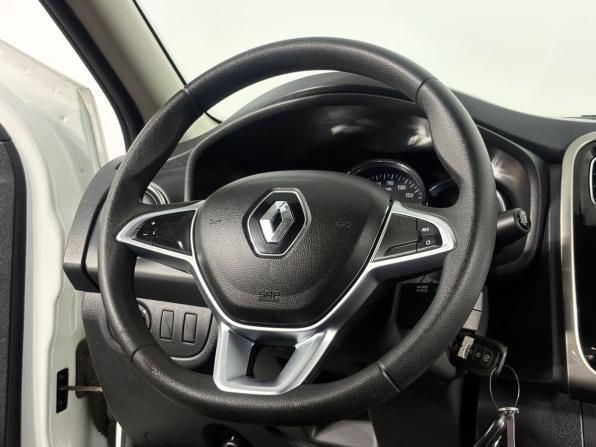 Renault Logan II Рестайлинг с пробегом 2019 года, цена 970 000 рублей, 104325 км, седан, Автокод Объявления
