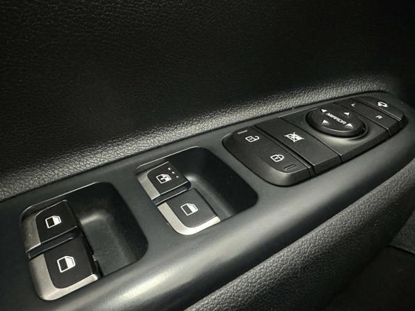 Kia Rio IV Рестайлинг с пробегом 2021 года, цена 1 387 000 рублей, 149053 км, хэтчбек, Автокод Объявления