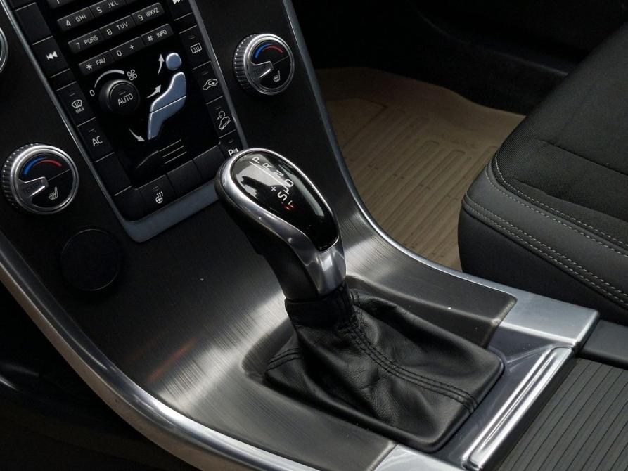Volvo XC60 I Рестайлинг Мурманск  - изображение 20