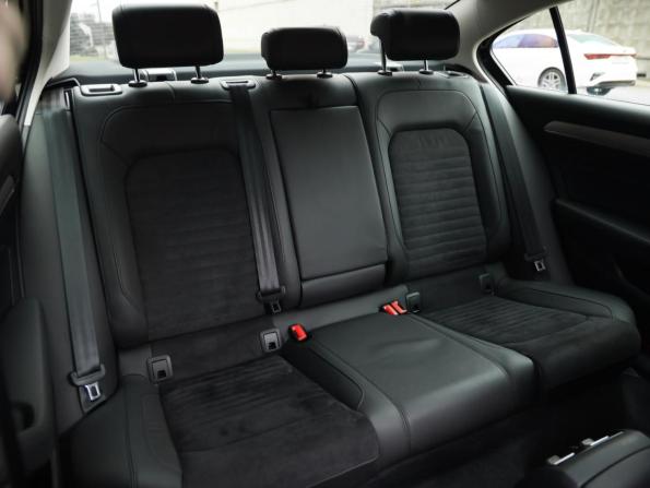 Volkswagen Passat B8 с пробегом 2017 года, цена 2 399 000 рублей, 86000 км, седан, Автокод Объявления